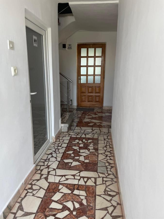 Cazare Vila Maria Apartment Curtea De Arges Ngoại thất bức ảnh